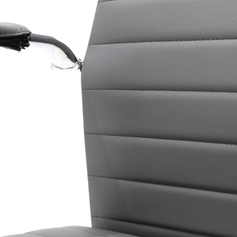 SILLA KINGSTRONG JM-B05 Premium SILL0362508 | Silla Ejecutiva Uso de Oficina | Base Estrella Giratoria | Tapiz Negro Tipo Piel | Acero Cromado | Interior | Marco Metálico Cromado Tapizado en PU Mecanismo de Reclinado Descansabrazos Cromados 2 Piezas de PU Removibles Asiento Firme Para Buena Postura Base Tipo Estrella Pistón Neumático Comodidad Buen Diseño Oficina Home Office Corporativo Rodajas de Nylon Mundo In