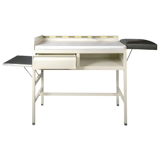 Mesa de Consultorio para Exploración Pediátrica - NEXUS FLEX VOM1101 - con Colchón Blanco y Extensión - Estructura en  Lámina Beige Consultorios pediátricos Clínicas de crecimiento y desarrollo infantil Hospitales (área de pediatría y consulta externa) Centros de salud materno-infantil Clínicas privadas con atención pediátrica Consultorios de medicina familiar con atención a niños Unidades de medicina preventiva infantil Centros comunitarios de salud infantil Dispensarios médicos rurales y urbanos Clínicas 
