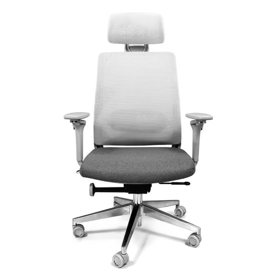 Silla de oficina MOBILIARIO EN MOVIMIENTO Alfa gris con base estrella y asiento slider.