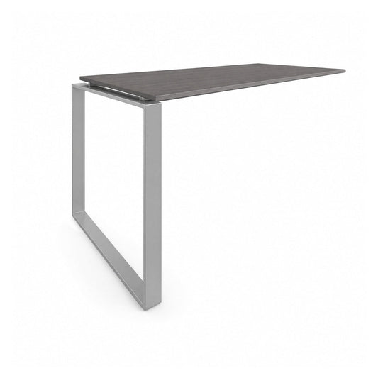 Escritorio de Oficina Configurable en Bateria - VERSA AXIO - Blanco/Gris - 140 × 60 cm - 2 Patas Sobre Credenza - AO-223N - VERSA - NOGAL BEAT - Escritorio de Oficina