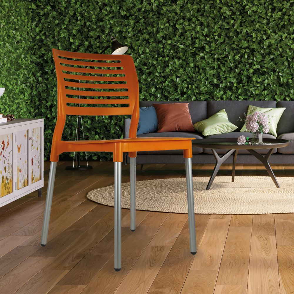 SILLA KINGSTRONG JM GALERI SILL0020315 | Silla Estilizada Jardín Comedor | Base 4 Puntas | Terminado Anodizado | Polipropileno | Interior + Exterior Ambientada