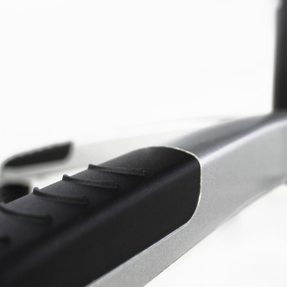 SILLA KINGSTRONG MOB-1107 Segovia SILL0903524 | Silla Ejecutiva Uso de Oficina | Base Estrella Giratoria | Tapizado Tela | Poliuretano | Interior | Poliuretano Alto Respaldo Tela Tipo “Mesh” Acero Cromado Soporte Lumbar Estrella Cromada Base Móvil Plastificada Tipo Estrella con Rodajas Negra Para Buena Postura Base Pistón Neumático Palanca Reguladora Comodidad Buen Diseño Oficina Home Office Corporativo Rodajas de Nylon Comodidad Espacio de Trabajo Alta Calidad Acojinamiento Extra en Zona de Cabeza y Borde 