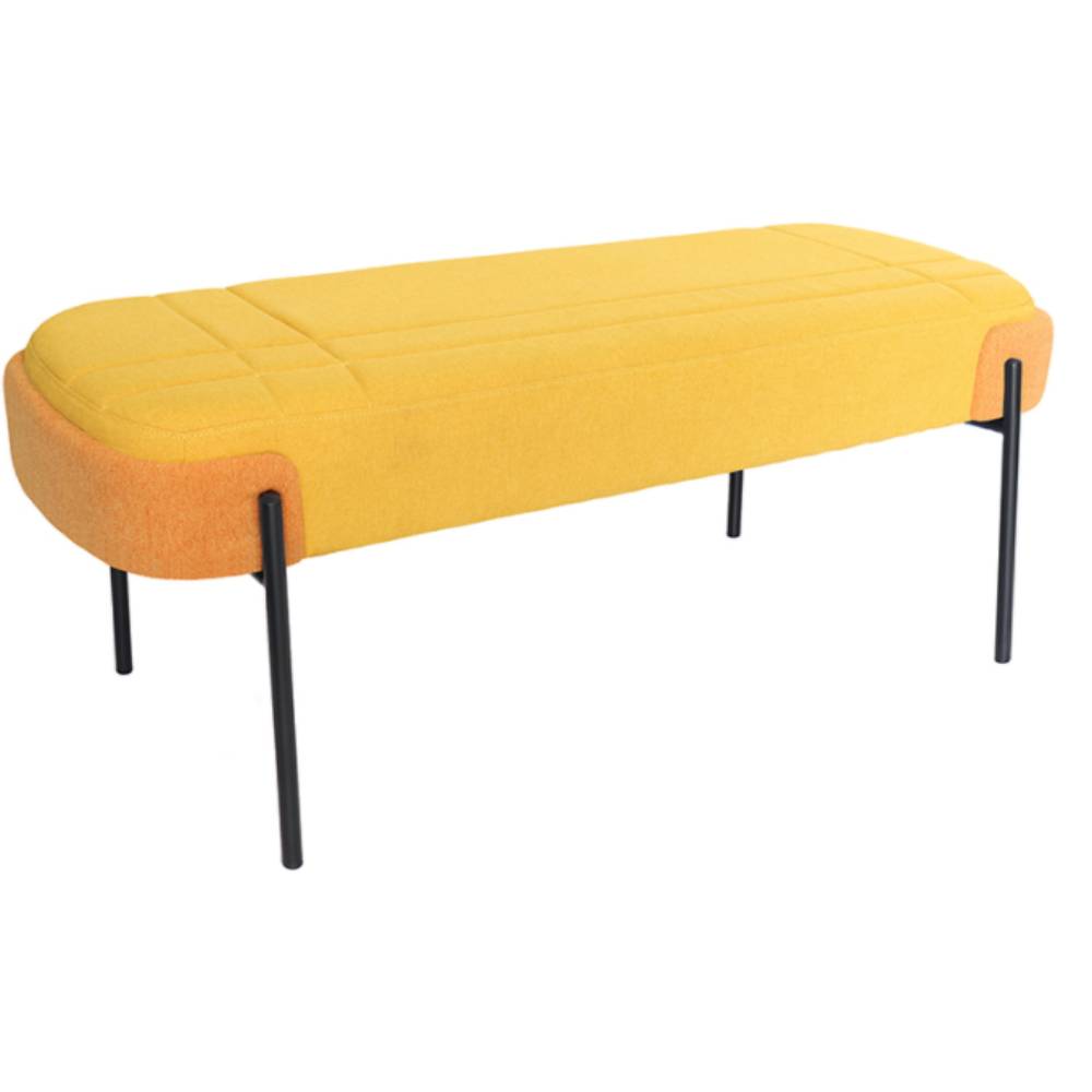 Taburete OFFIHO GUBI OHM-131 con estructura de acero tubular negro mate y asiento de pino tapizado en poliéster jaspeado